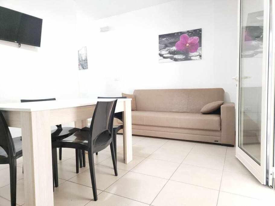 Ferienwohnung App Girasole 1A 300 Metri Dal Mare In Salento Torre San Giovanni Exterior foto
